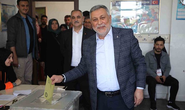 AK Parti İl Başkanı Yıldırım oyunu kullandı