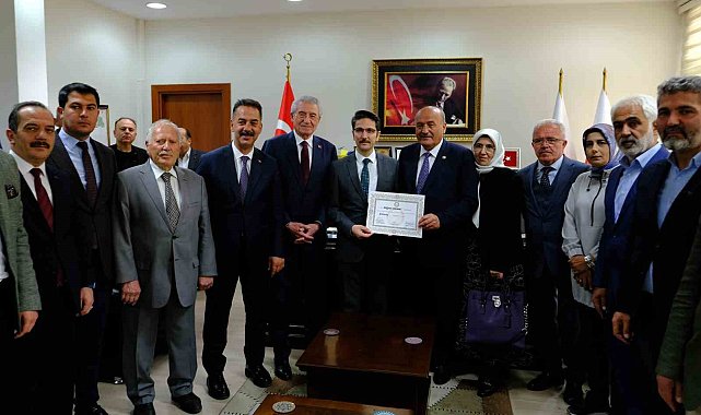 AK Parti Milletvekili Karaman mazbatasını aldı