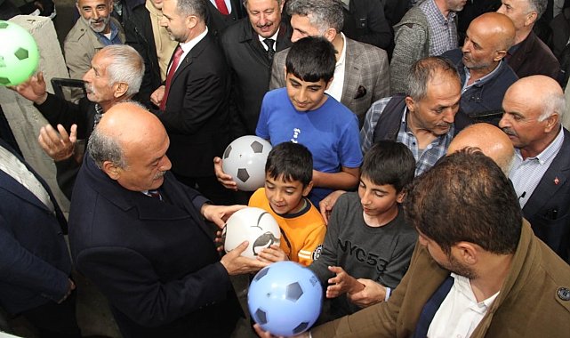 AK Parti milletvekilleri seçim çalışmalarına Köylerde devam ediyor