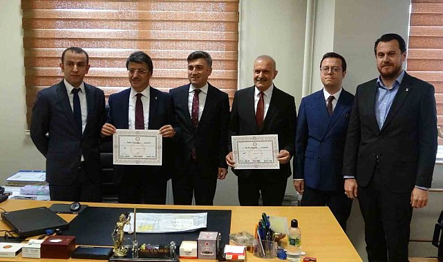AK Parti Van milletvekilleri mazbatalarını aldı