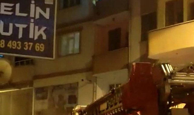 Alkollü şahıs balkona çıkıp intihara kalkıştı
