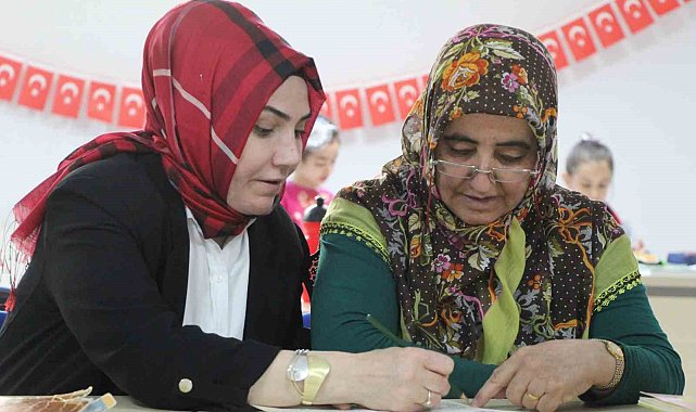 Asrın felaketinden sonra kaldığı KYK yurdunda okuma yazma öğrendi