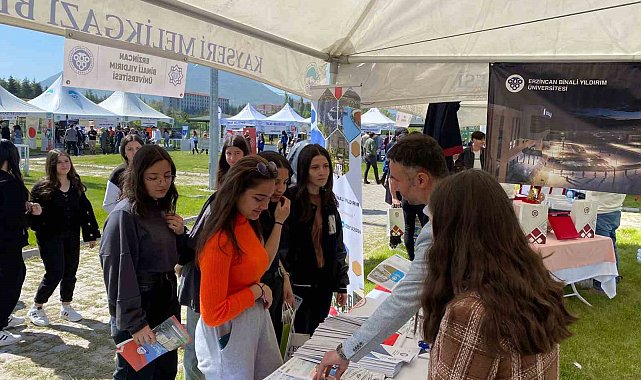 AÜB Üniversite Tanıtım ve Tercih Fuarı başladı