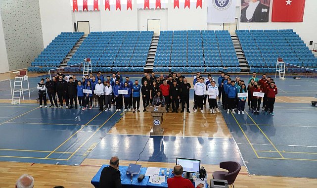 Badminton Süper Lig müsabakaları açılış programıyla başladı