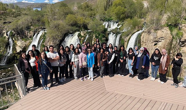 Başkaleli 330 öğrenci Van'ı gezdi