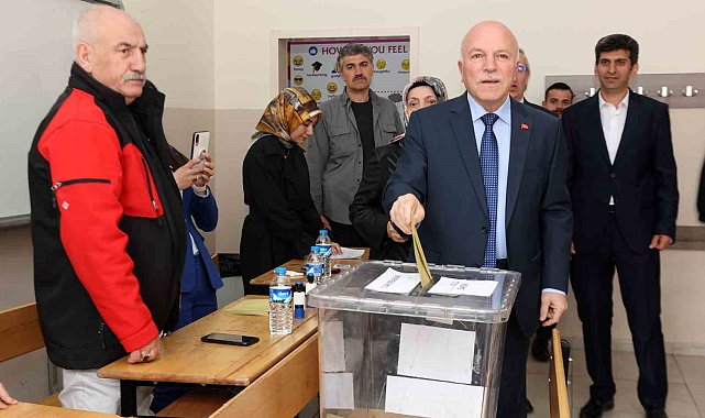 Başkan Sekmen oyunu kullandı
