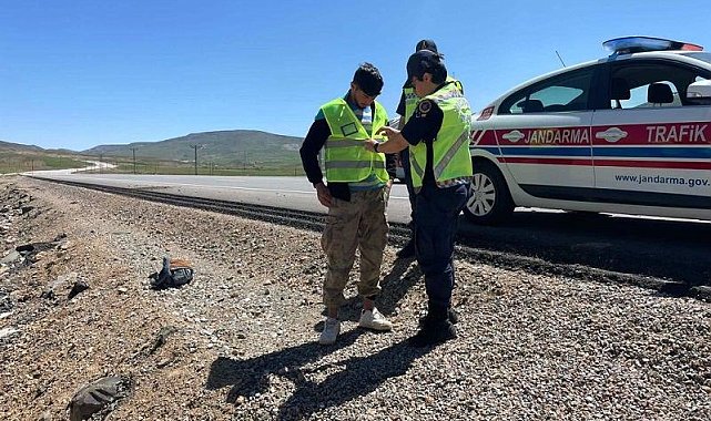 Bingöl'de çobanlara reflektif yelekler giydirildi
