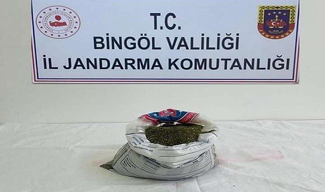 Bingöl'de menfez altında 1 kilo 566 gram uyuşturucu ele geçirildi