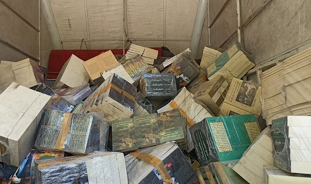 Binlerce kitabı çalarak geri dönüşüm tesisine satan şüpheliler suçüstü yakalandı