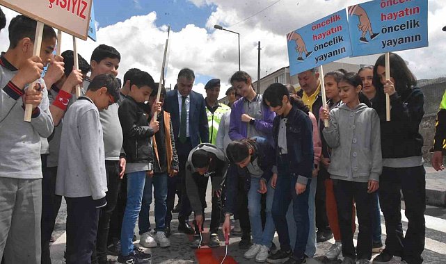 Bitlis'te Karayolu Güvenliği ve Trafik Haftası kutlandı