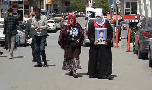 Çocukları dağa kaçırılan ailelerin eylemi devam ediyor