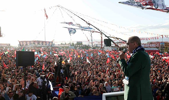 Cumhurbaşkanı Erdoğan: "Koalisyonun tüm pis işlerini milliyetçi görünümlü ortağı İYİ Parti'ye vermişler"