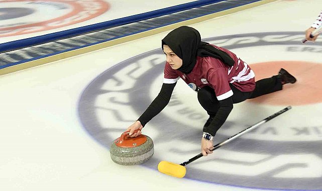 Curlingte heyecan sürüyor