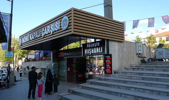Depremin vurduğu Malatya’da tarihi Kapalı Çarşı’ya ilgi arttı