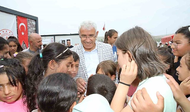 Depremzede öğrenciler dereceye girmek için yarıştı