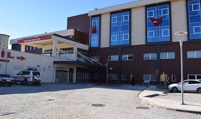 Devrilen traktörün altında kalan yaşlı adam hayatını kaybetti