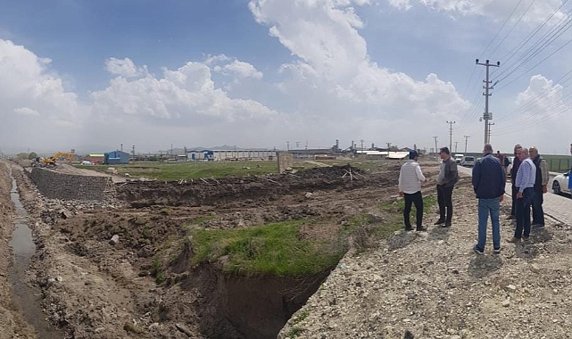 DSİ Bölge Müdürü Serdar Kotan, dere ıslah çalışmalarını inceledi