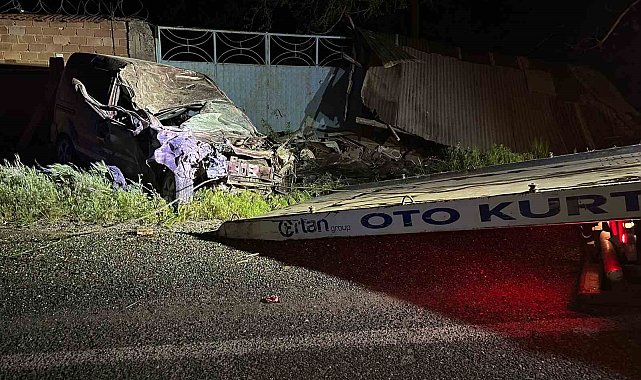 Elazığ'da takla atan araç hurdaya döndü: 1 yaralı