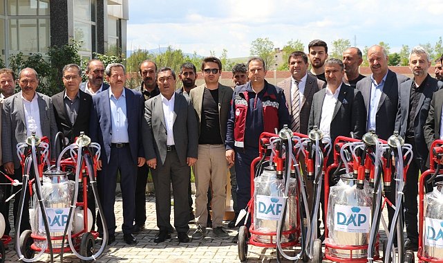 Elazığ'da üreticilere süt sağım makinası desteği
