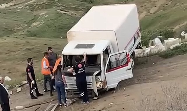 Elazığda kamyonet şarampole uçtu: 1 yaralı