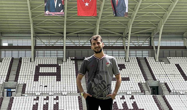 Elazığspor taraftarı, yeni stadyuma şükür secdesiyle girdi