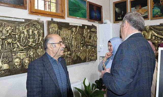 Emekli resim öğretmeninden anlamlı sergi