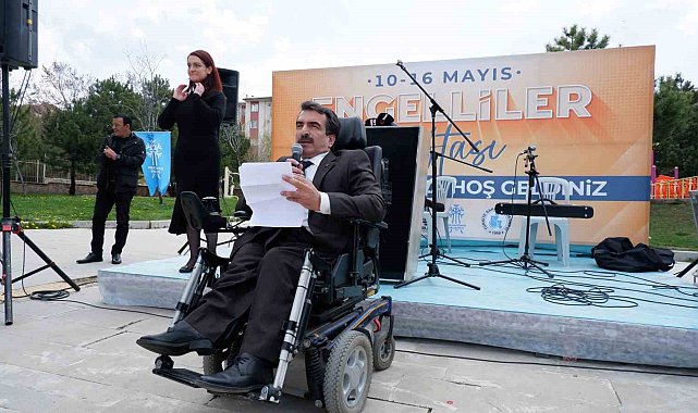 Engelliler gönüllerince eğlendi, izleyenler duygu dolu anlar yaşadı