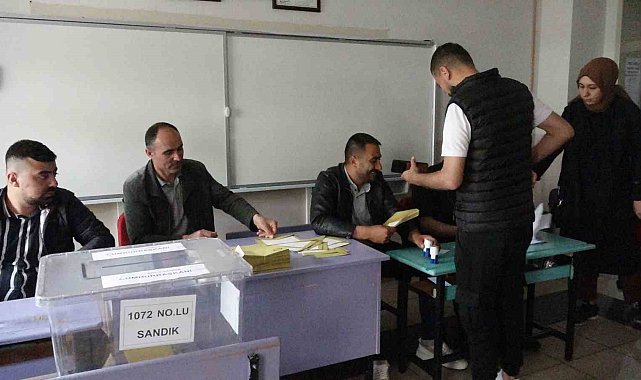 Erciş'te oy verme işlemi başladı