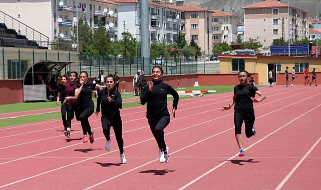 Erzincan atletizm yarışları yapıldı