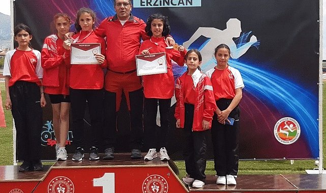 Erzurum Zübeyde Hanım Ortaokulu bölge birincisi oldu