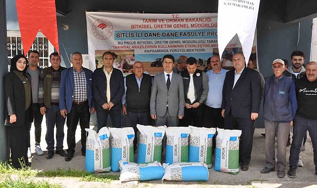 Güroymak'ta 25 çiftçiye 13 bin 600 kilogram fasulye tohumu dağıtıldı