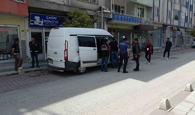 Haber alınamayan şahıs çatı katında asılı halde bulundu