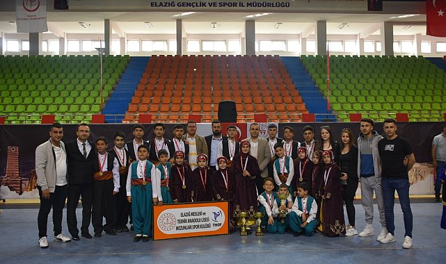 Halk oyunları yarışmaları sona erdi