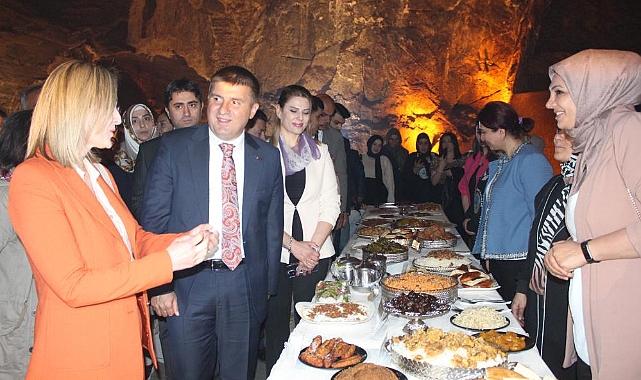 Iğdır mutfağı Tuz Mağarası'nda tanıtıldı
