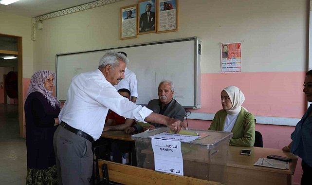 Iğdırlılar 2. tur için yeniden sandık başında
