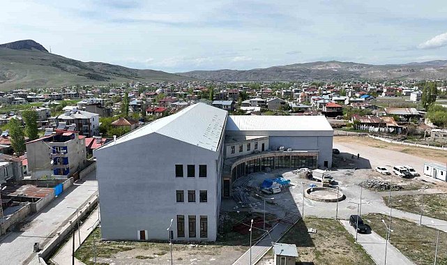 İpekyolu Halk Kütüphanesinin inşaat alanında çalışmalar sürüyor