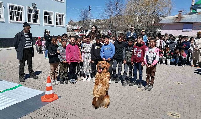 Karlıova'da öğrencilere trafik güvenliği eğitimi verildi