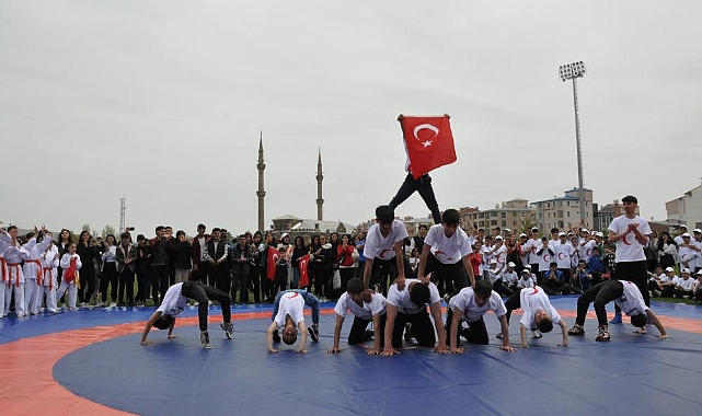 Kars Şehir Stadyumu'nda bayram coşkusu