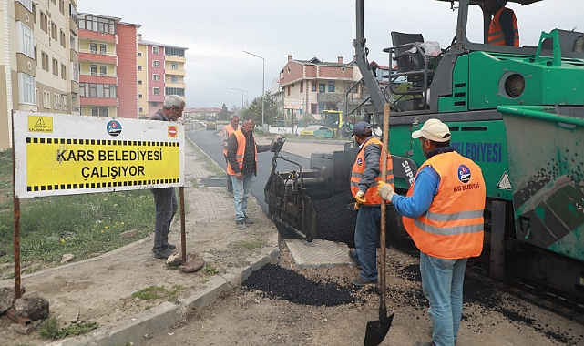 Kars’ta asfalt yol yapım çalışmaları devam ediyor
