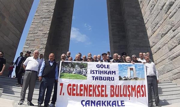 Kars'ta görev yapan asker arkadaşlar 33 yıl sonra buluştu