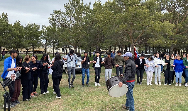 Kars'ta üniversite sınavına girecek öğrenciler için motivasyon etkinliği yapıldı