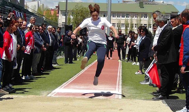 Kars'ta özel sporcuların şampiyonluk mücadelesi