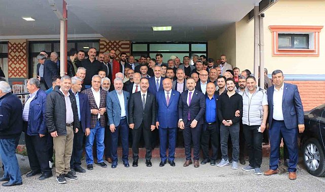 Kemahlılar AK Parti milletvekillerini ağırladı