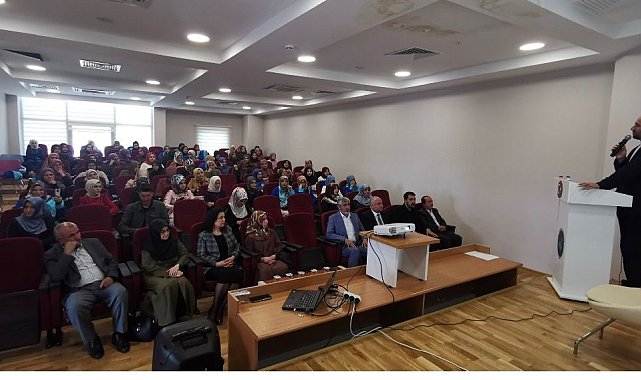 Lisans eğitimlerini tamamlayan 100 bayan öğrenci mezun oldu