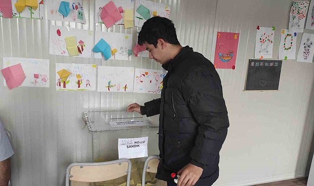 Malatya'da Cumhurbaşkanlığı için oy kullanma işlemi sürüyor