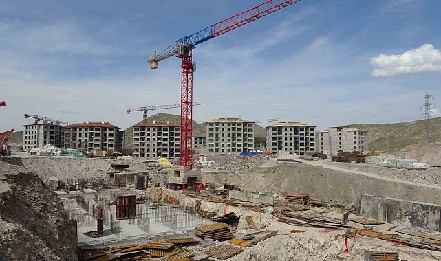 Malatya'da deprem konutları yükseliyor