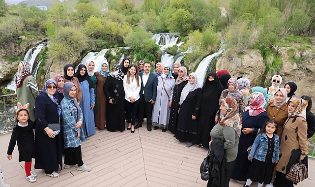 Muradiye Belediyesinden anneler günü programı