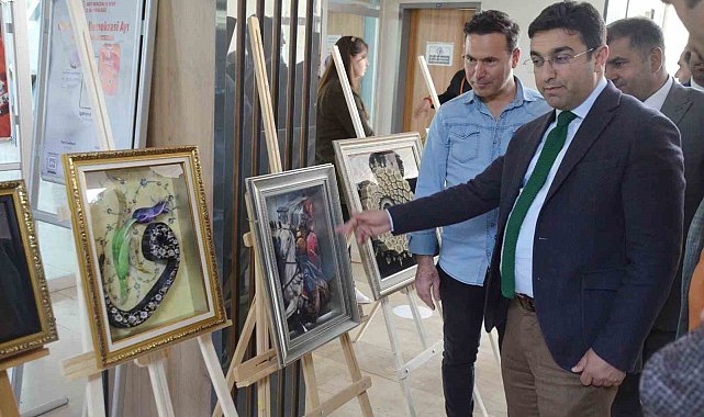 Muş'ta yılsonu sergisi