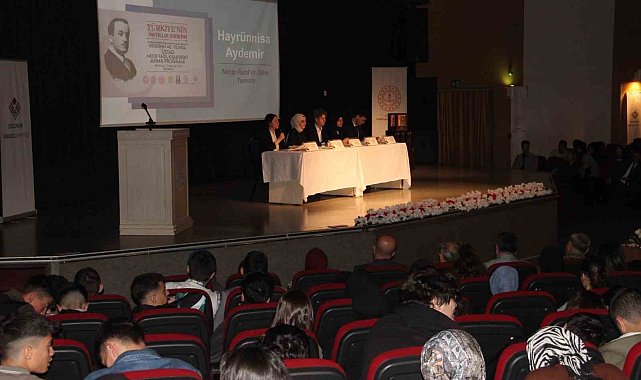 Necip Fazıl Kısakürek, vefatının 40. yıl dönümünde Erzurum'da kendi adını taşıyan kültür merkezinde anıldı
