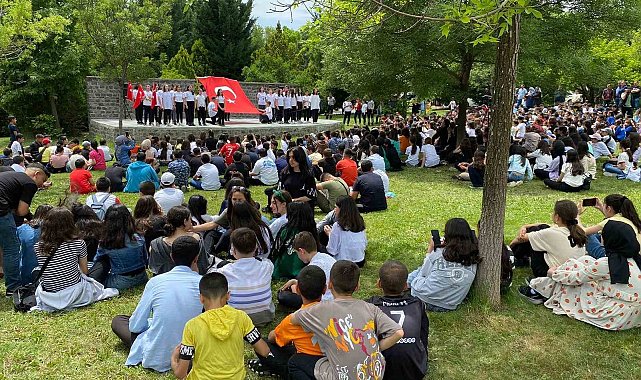 Öğrenciler LGS stresini Elazığ Hipodromunda attı